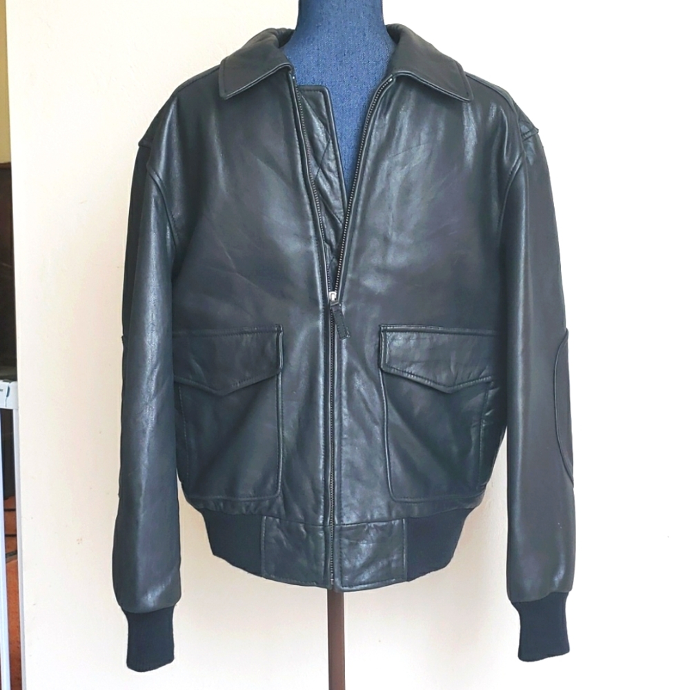 ROUNDTREE & YORK Black Lambskin Leather Bomber Jacket